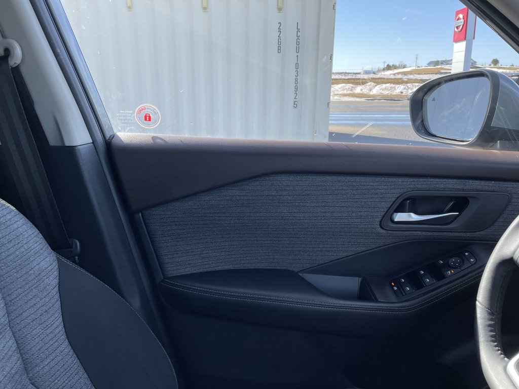 2023 Nissan ROGUE SV MOONROOF | cam | Nav | Warranty to 2028 in Saint John, New Brunswick - 15 - w1024h768px