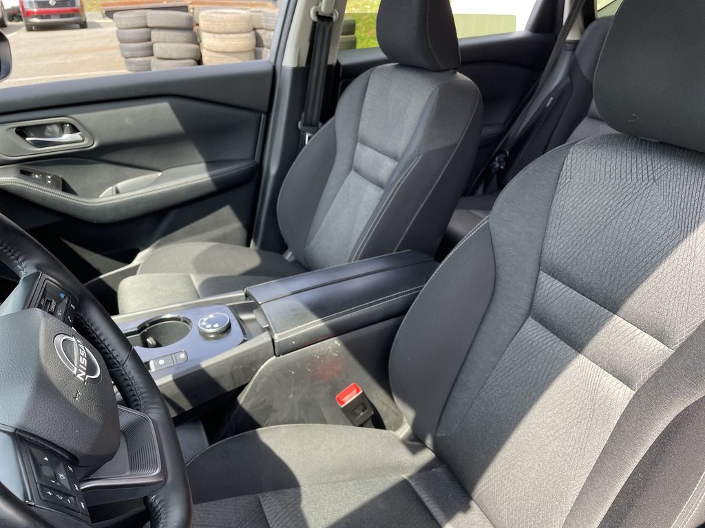 2025 Nissan ROGUE SV MOONROOF in Saint John, New Brunswick - 17 - w1024h768px