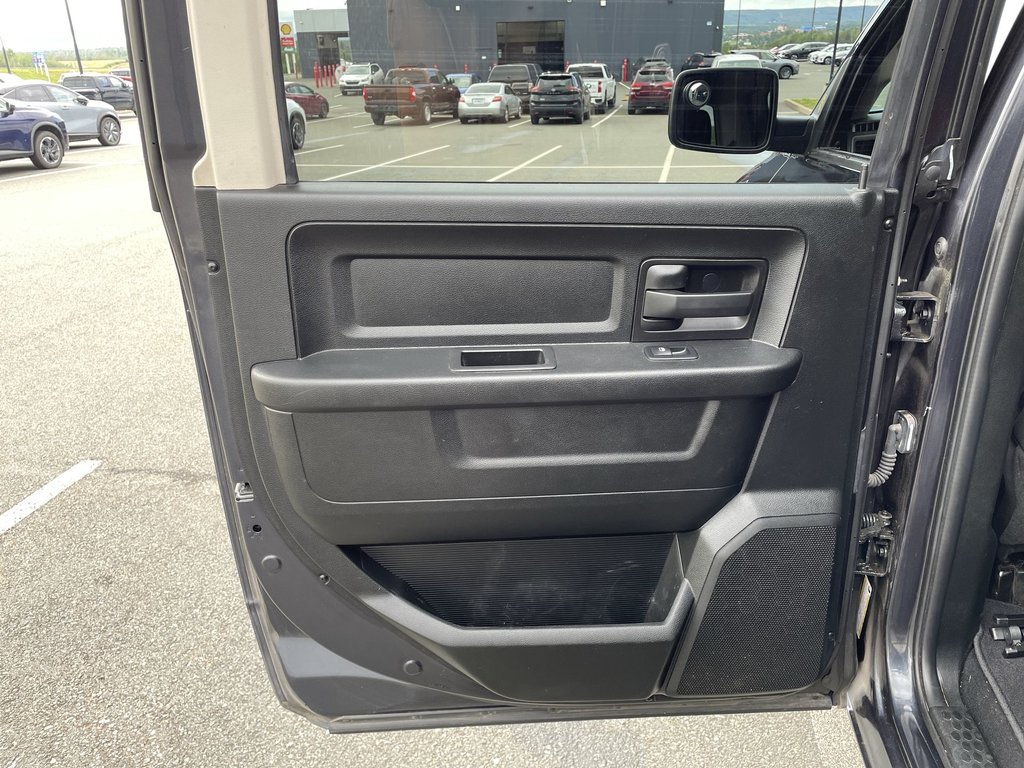 2019 Ram 1500 CLASSIC EXPRESS |BLUETOOTH | KEYLESS | in Saint John, New Brunswick - 41 - w1024h768px