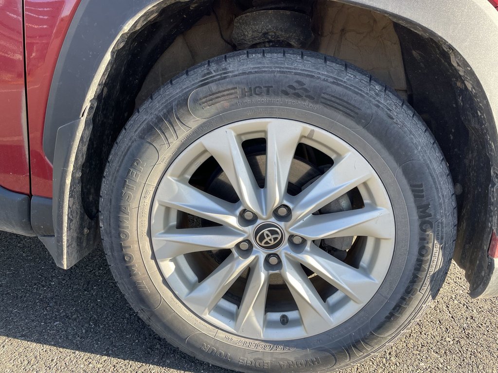 2022 Toyota COROLLA CROSS LE | heated front seat | bluetooth | warranty in Saint John, New Brunswick - 16 - w1024h768px