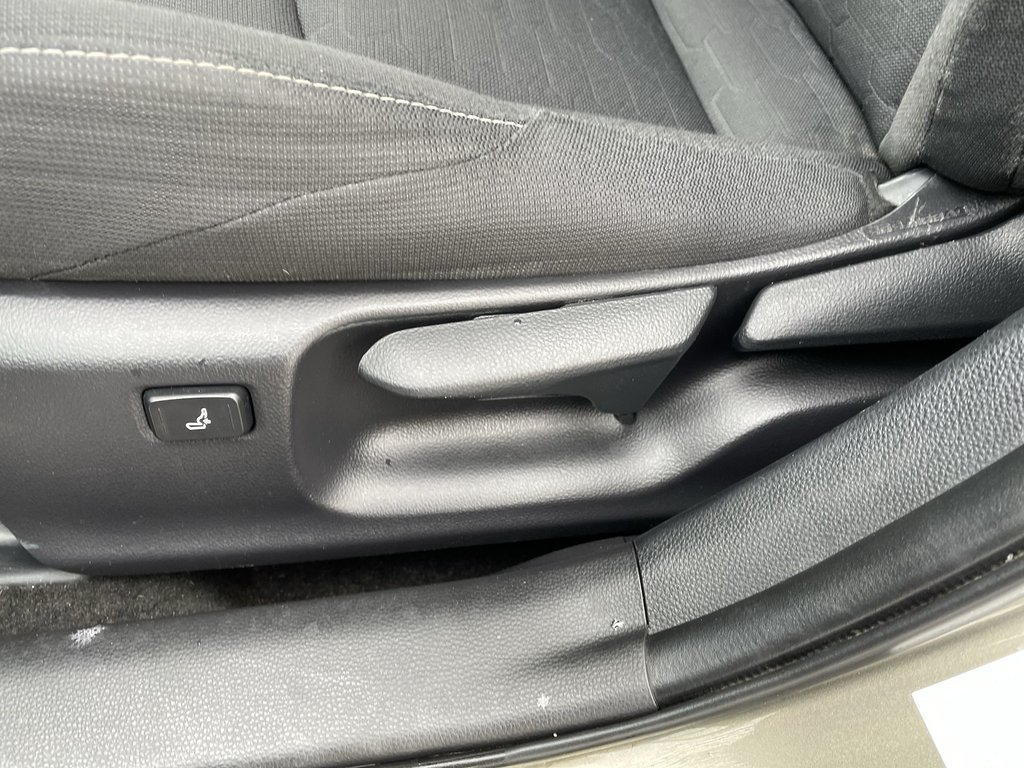 2019 Toyota Corolla Hatchback SE Manual | Backup Camera | USB | Keyless entry in Saint John, New Brunswick - 20 - w1024h768px