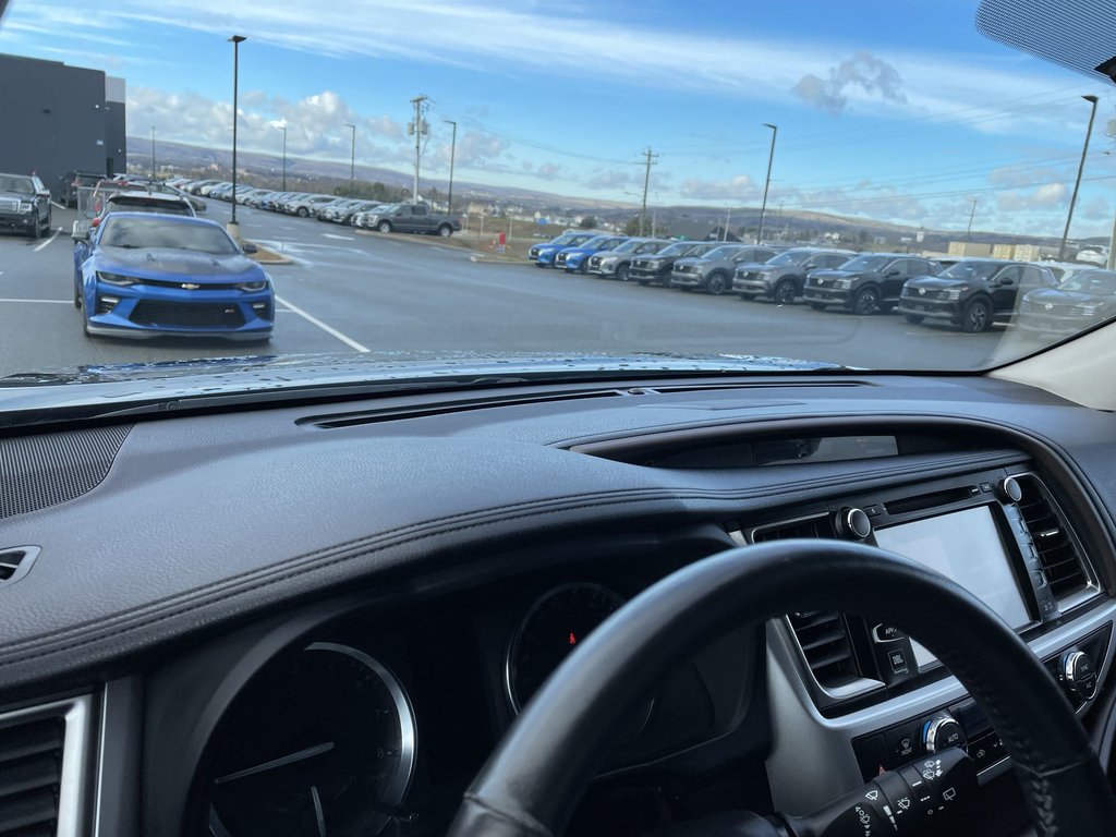 2015 Toyota Highlander Limited | Panoramic Moonroof | Leather | Htd Wheel in Saint John, New Brunswick - 22 - w1024h768px