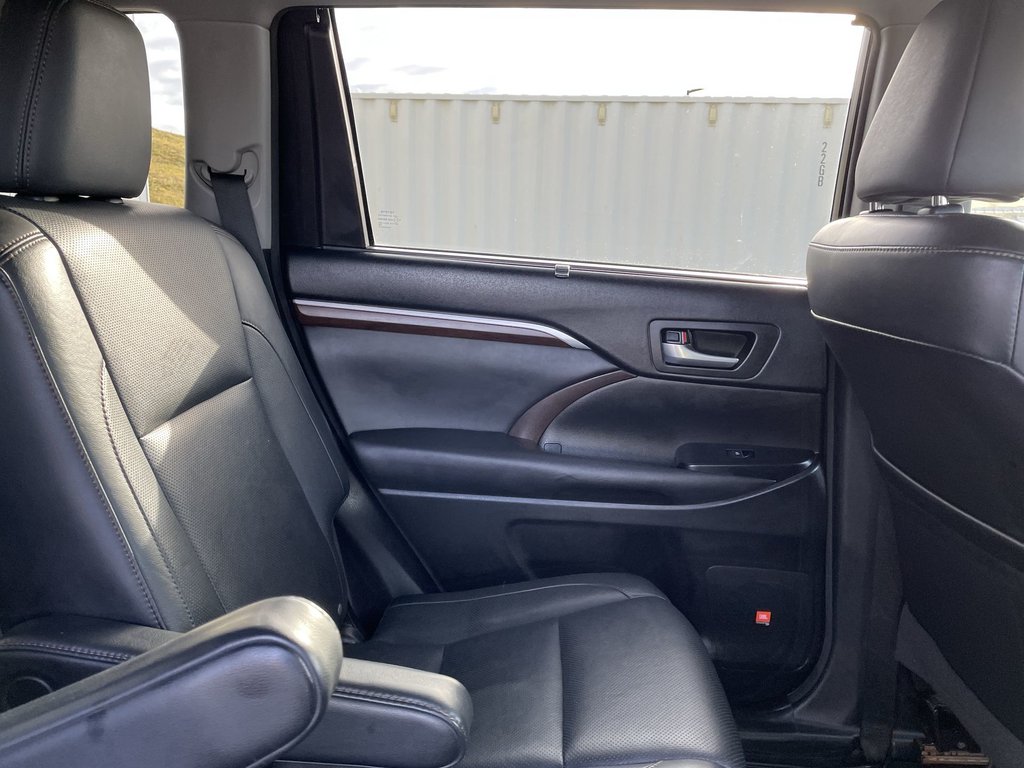 2015 Toyota Highlander Limited | Panoramic Moonroof | Leather | Htd Wheel in Saint John, New Brunswick - 11 - w1024h768px