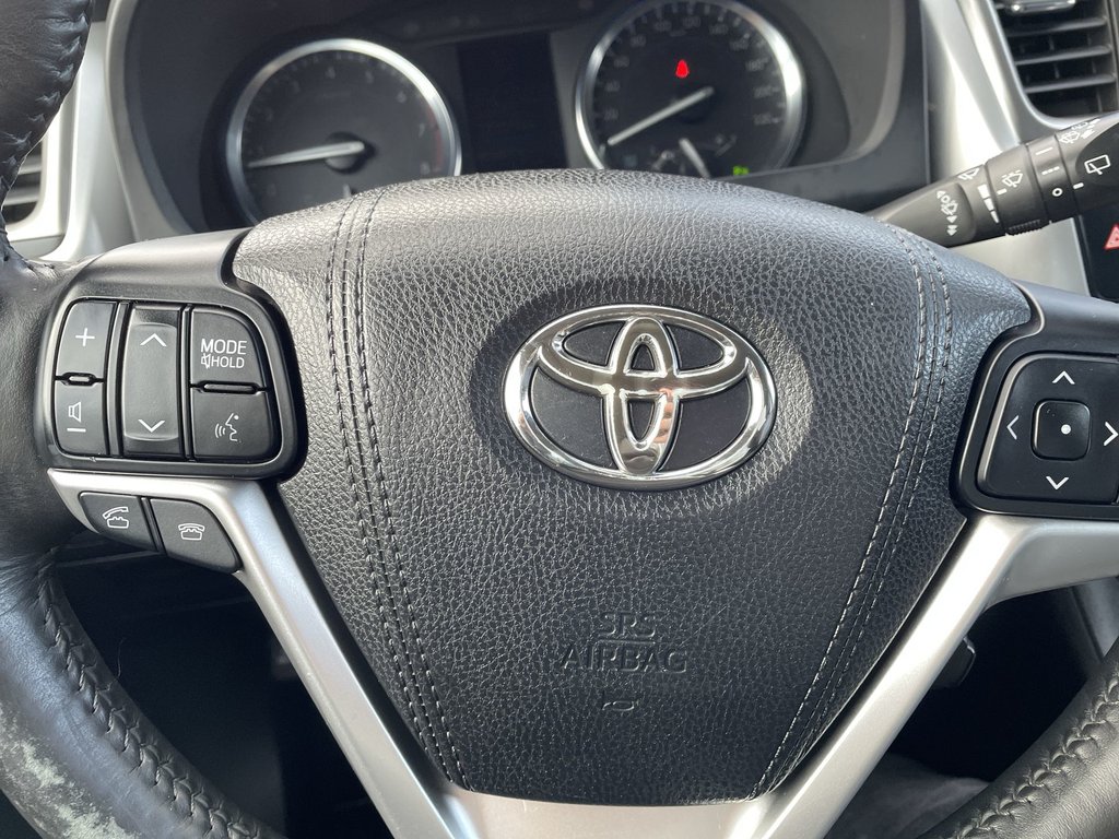 2015 Toyota Highlander Limited | Panoramic Moonroof | Leather | Htd Wheel in Saint John, New Brunswick - 24 - w1024h768px