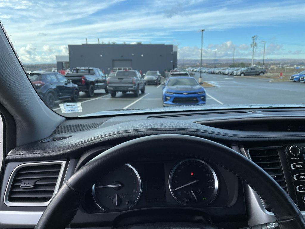 2015 Toyota Highlander Limited | Panoramic Moonroof | Leather | Htd Wheel in Saint John, New Brunswick - 19 - w1024h768px