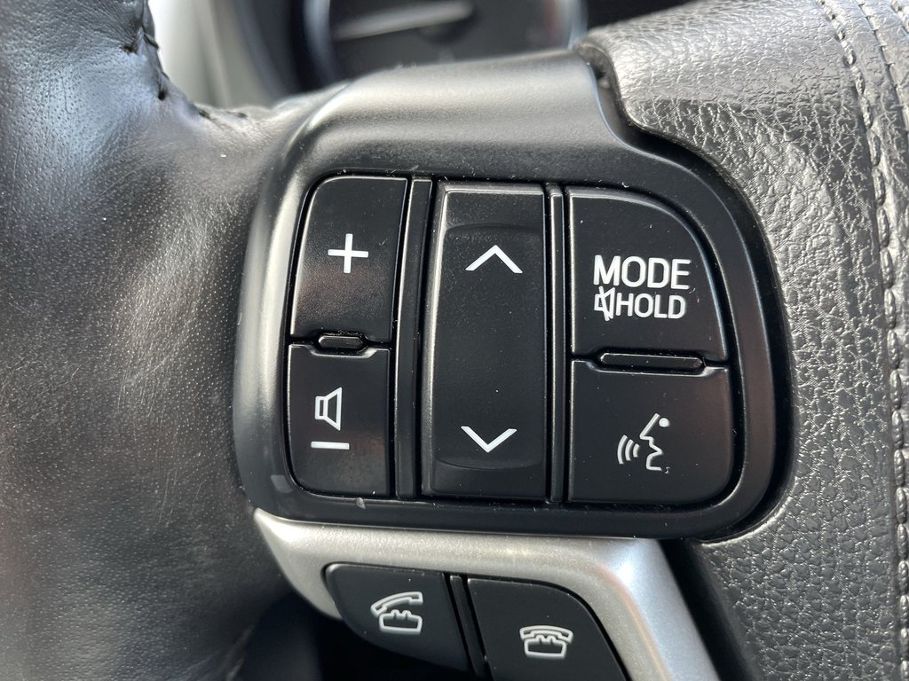 2015 Toyota Highlander Limited | Panoramic Moonroof | Leather | Htd Wheel in Saint John, New Brunswick - 26 - w1024h768px