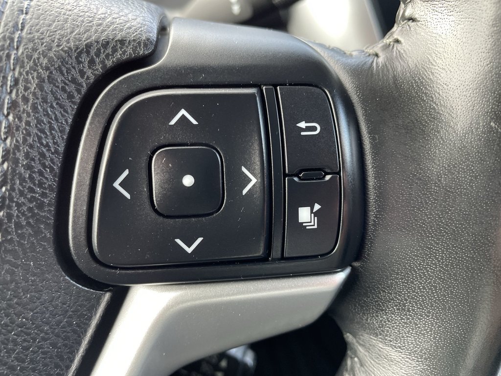 2015 Toyota Highlander Limited | Panoramic Moonroof | Leather | Htd Wheel in Saint John, New Brunswick - 27 - w1024h768px