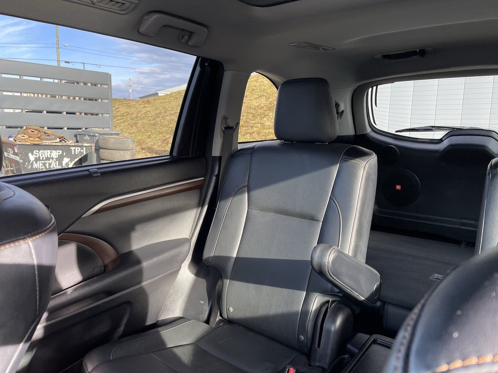 2015 Toyota Highlander Limited | Panoramic Moonroof | Leather | Htd Wheel in Saint John, New Brunswick - 14 - w1024h768px