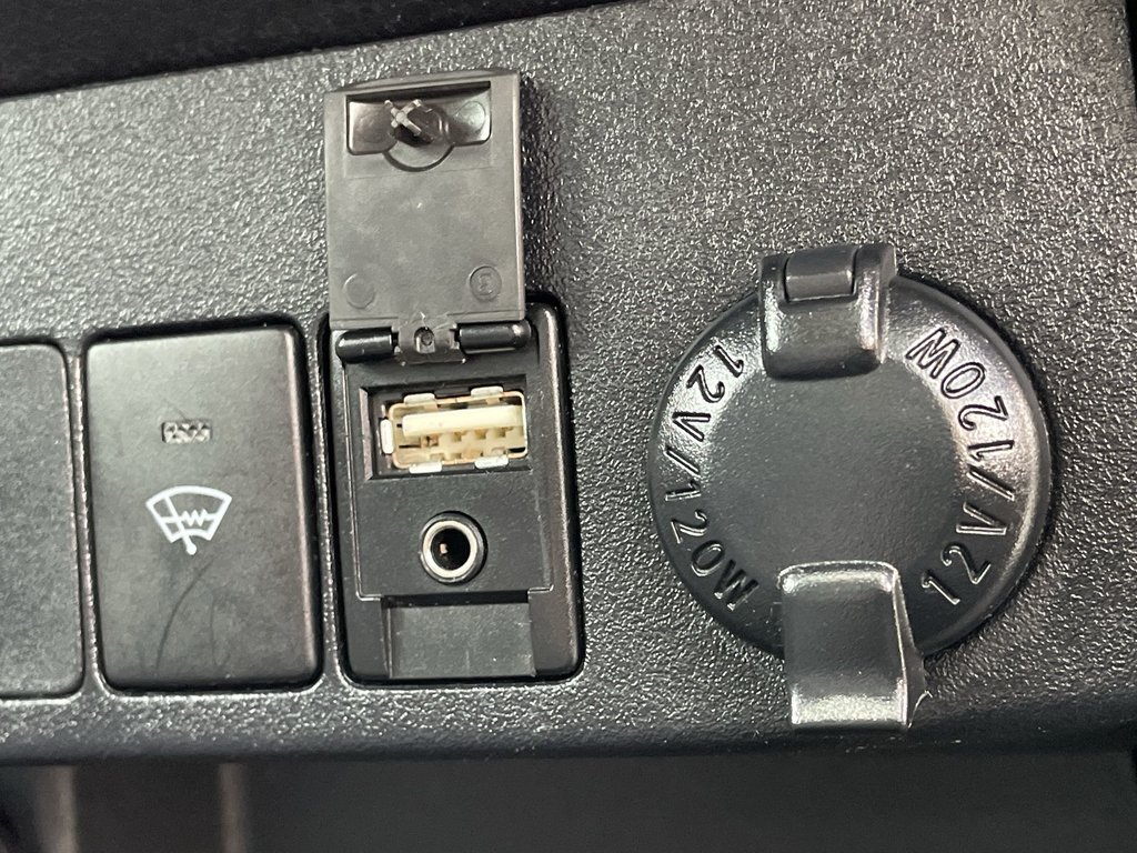 Toyota RAV4 XLE | Heated Seats | Keyless | Backup Cam 2016 à Saint John, Nouveau-Brunswick - 51 - w1024h768px