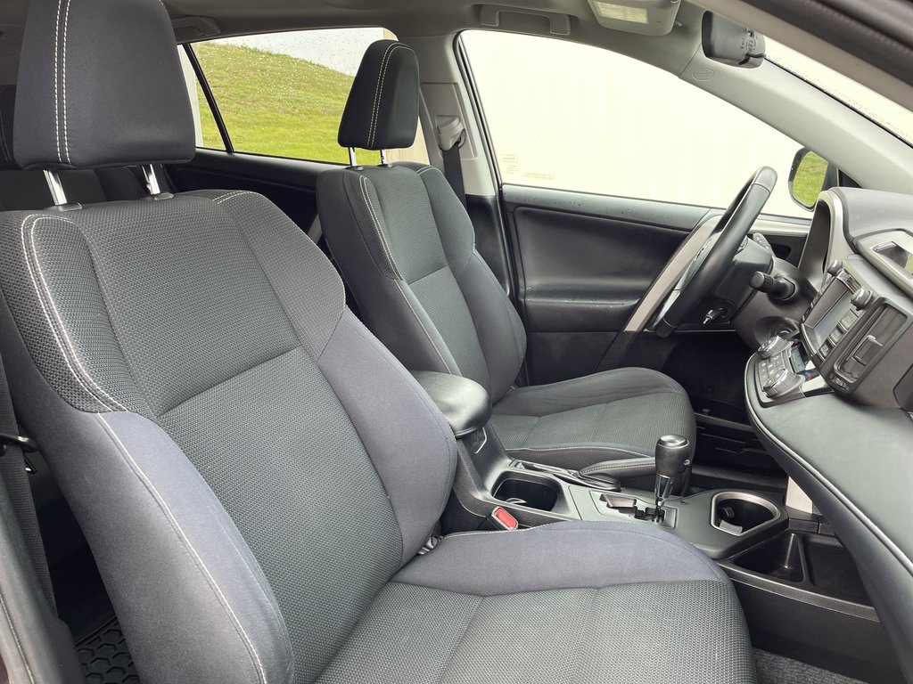Toyota RAV4 XLE | Heated Seats | Keyless | Backup Cam 2016 à Saint John, Nouveau-Brunswick - 48 - w1024h768px