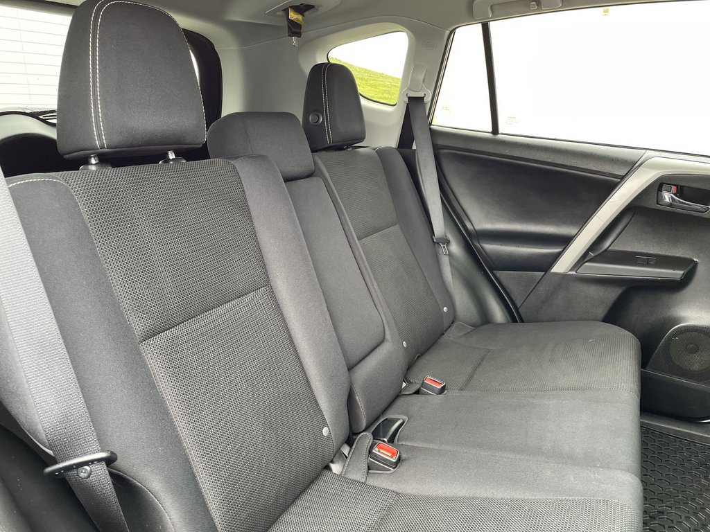 Toyota RAV4 XLE | Heated Seats | Keyless | Backup Cam 2016 à Saint John, Nouveau-Brunswick - 45 - w1024h768px