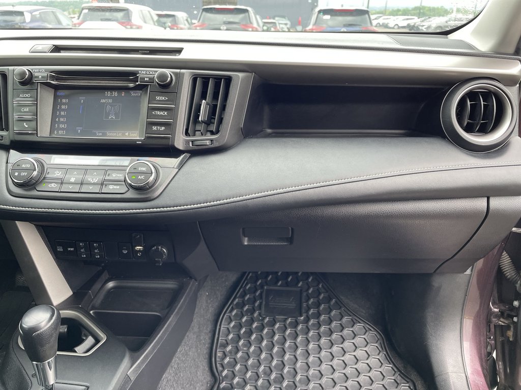 Toyota RAV4 XLE | Heated Seats | Keyless | Backup Cam 2016 à Saint John, Nouveau-Brunswick - 11 - w1024h768px
