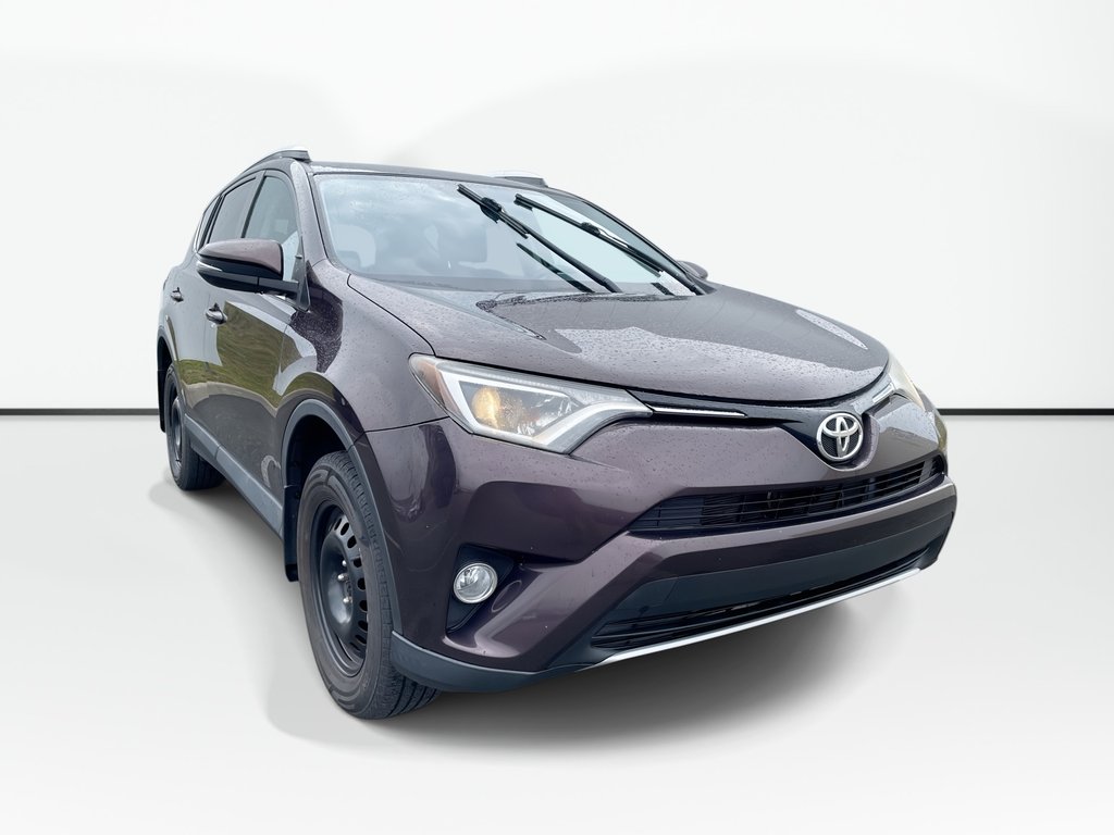 Toyota RAV4 XLE | Heated Seats | Keyless | Backup Cam 2016 à Saint John, Nouveau-Brunswick - 1 - w1024h768px