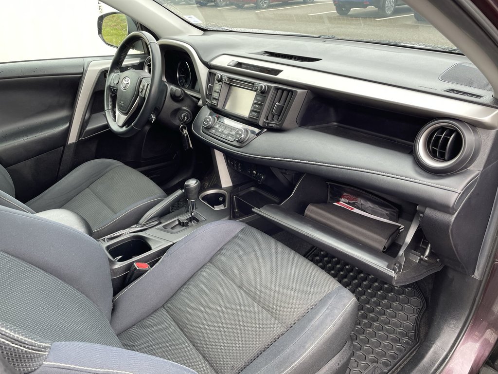 Toyota RAV4 XLE | Heated Seats | Keyless | Backup Cam 2016 à Saint John, Nouveau-Brunswick - 49 - w1024h768px