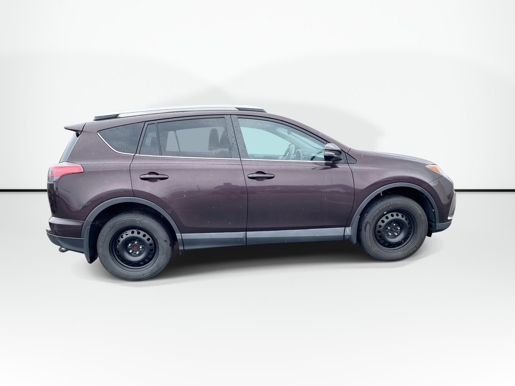 Toyota RAV4 XLE | Heated Seats | Keyless | Backup Cam 2016 à Saint John, Nouveau-Brunswick - 4 - w1024h768px