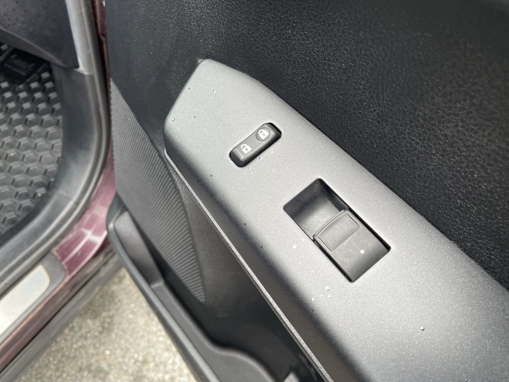 Toyota RAV4 XLE | Heated Seats | Keyless | Backup Cam 2016 à Saint John, Nouveau-Brunswick - 52 - w1024h768px