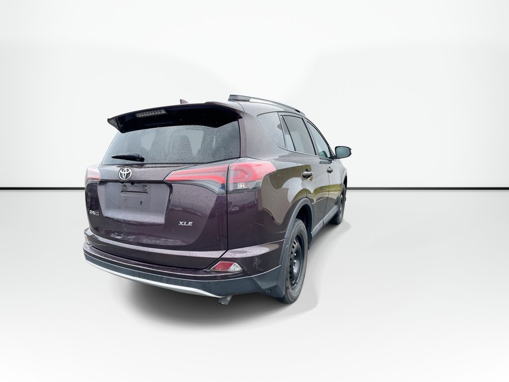 Toyota RAV4 XLE | Heated Seats | Keyless | Backup Cam 2016 à Saint John, Nouveau-Brunswick - 3 - w1024h768px