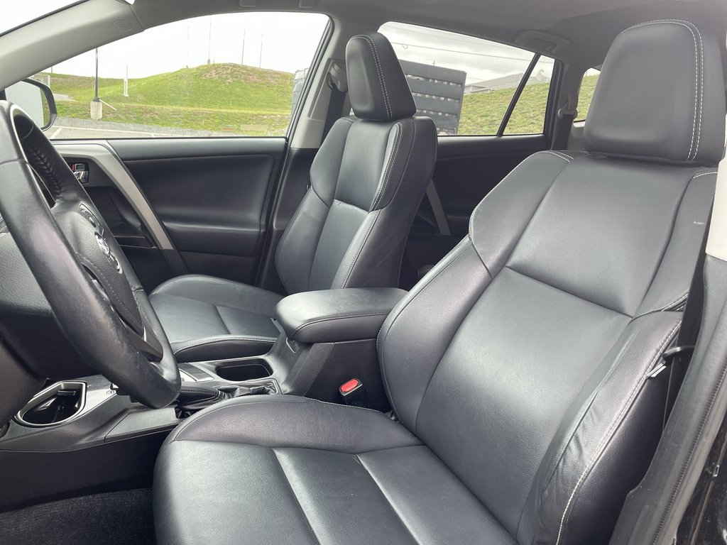 2017 Toyota RAV4 Limited | MOONROOF | NAV | LEATHER | CAM in Saint John, New Brunswick - 17 - w1024h768px