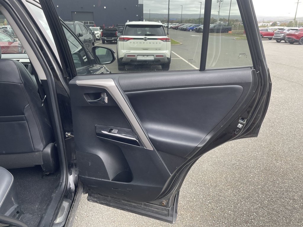 2017 Toyota RAV4 Limited | MOONROOF | NAV | LEATHER | CAM in Saint John, New Brunswick - 47 - w1024h768px
