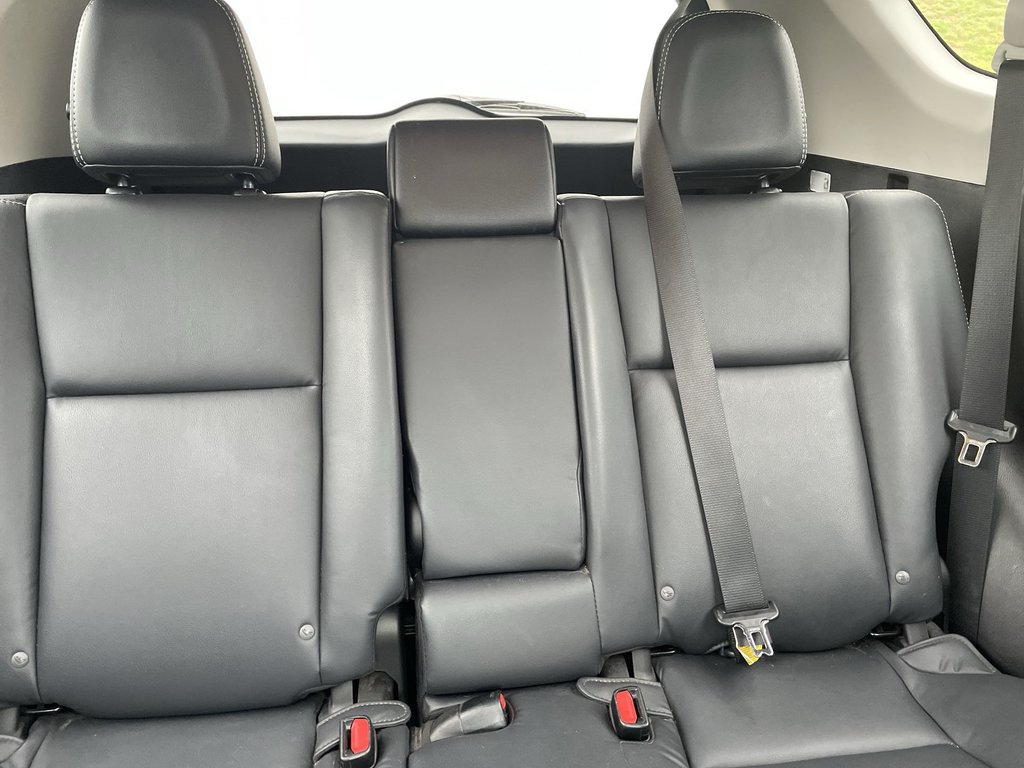 2017 Toyota RAV4 Limited | MOONROOF | NAV | LEATHER | CAM in Saint John, New Brunswick - 13 - w1024h768px