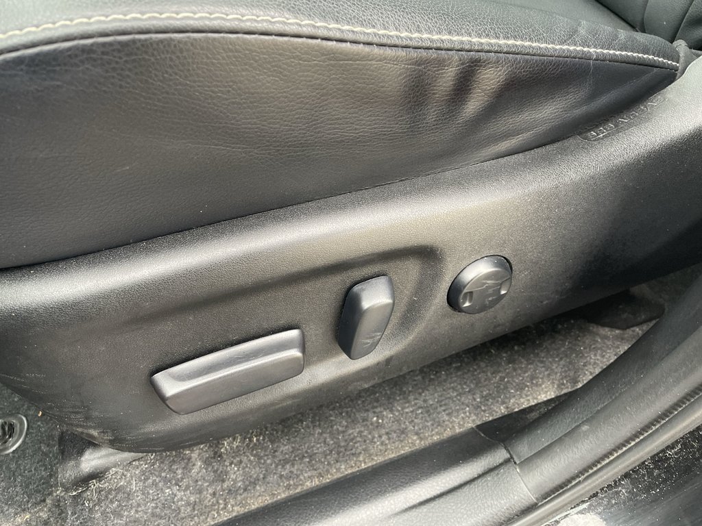 2017 Toyota RAV4 Limited | MOONROOF | NAV | LEATHER | CAM in Saint John, New Brunswick - 20 - w1024h768px