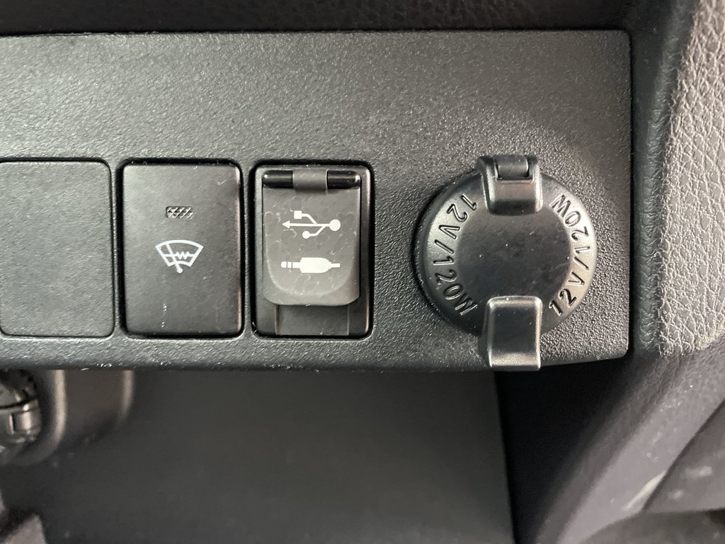 2017 Toyota RAV4 Limited | MOONROOF | NAV | LEATHER | CAM in Saint John, New Brunswick - 51 - w1024h768px