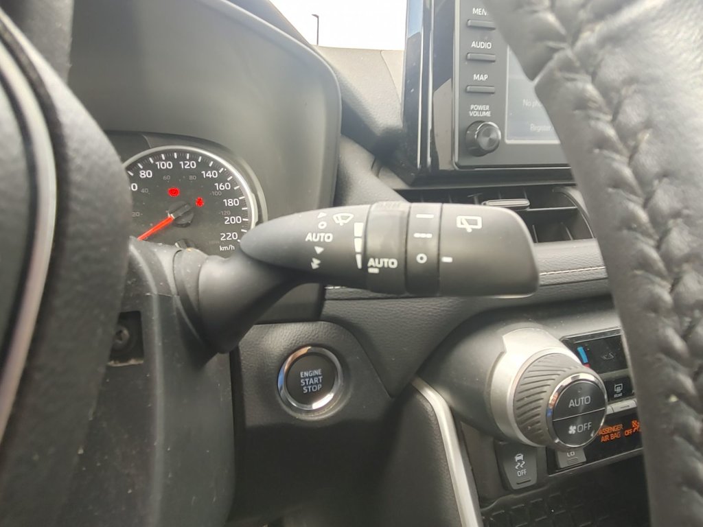 2022  RAV4 XLE | Cam | USB | HtdSeats | Warranty to 2027 in Saint John, New Brunswick - 11 - w1024h768px