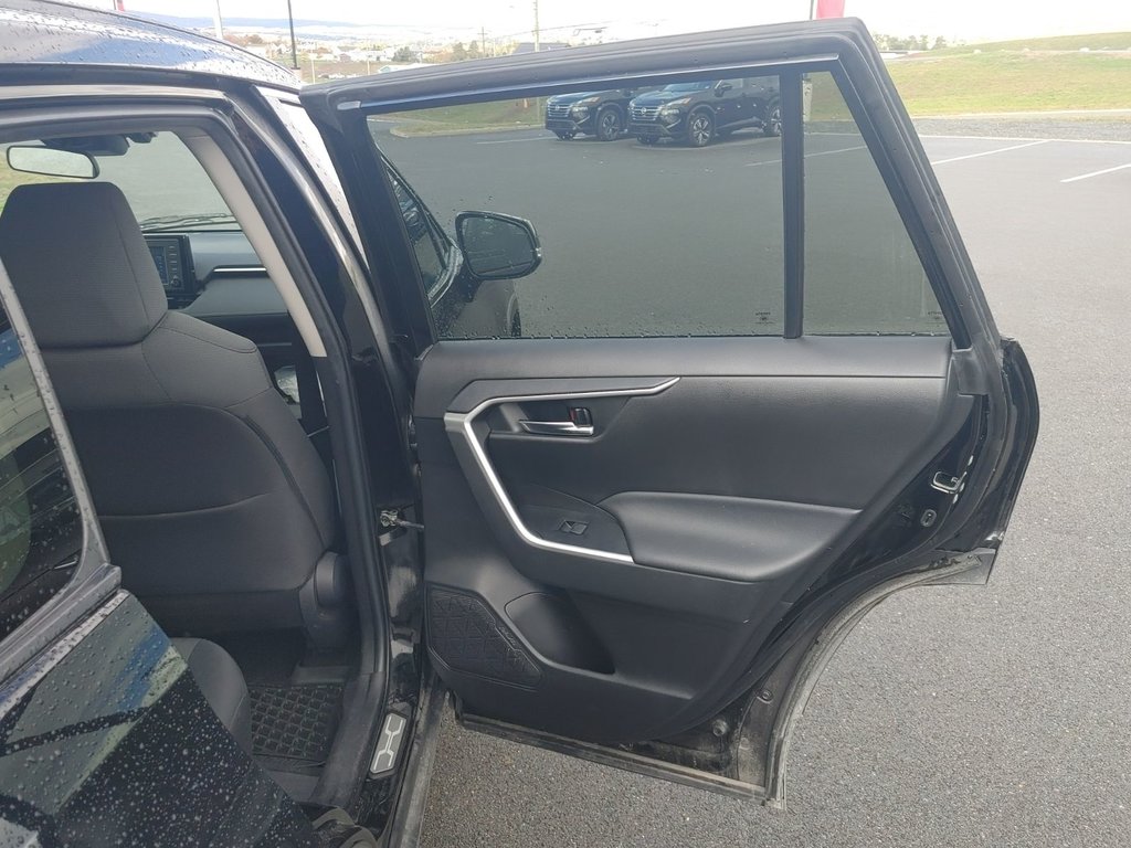 2022  RAV4 XLE | Cam | USB | HtdSeats | Warranty to 2027 in Saint John, New Brunswick - 29 - w1024h768px