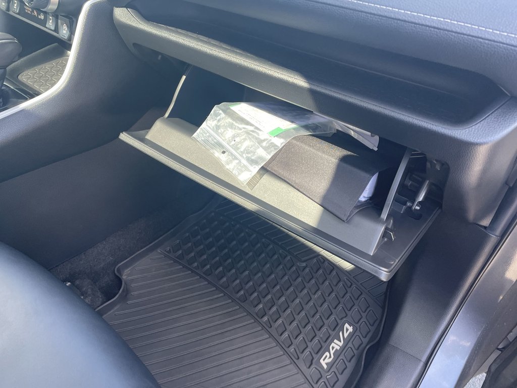 2022 Toyota RAV4 XLE | Keyless | Backup Cam | USB | Warranty to2027 in Saint John, New Brunswick - 49 - w1024h768px
