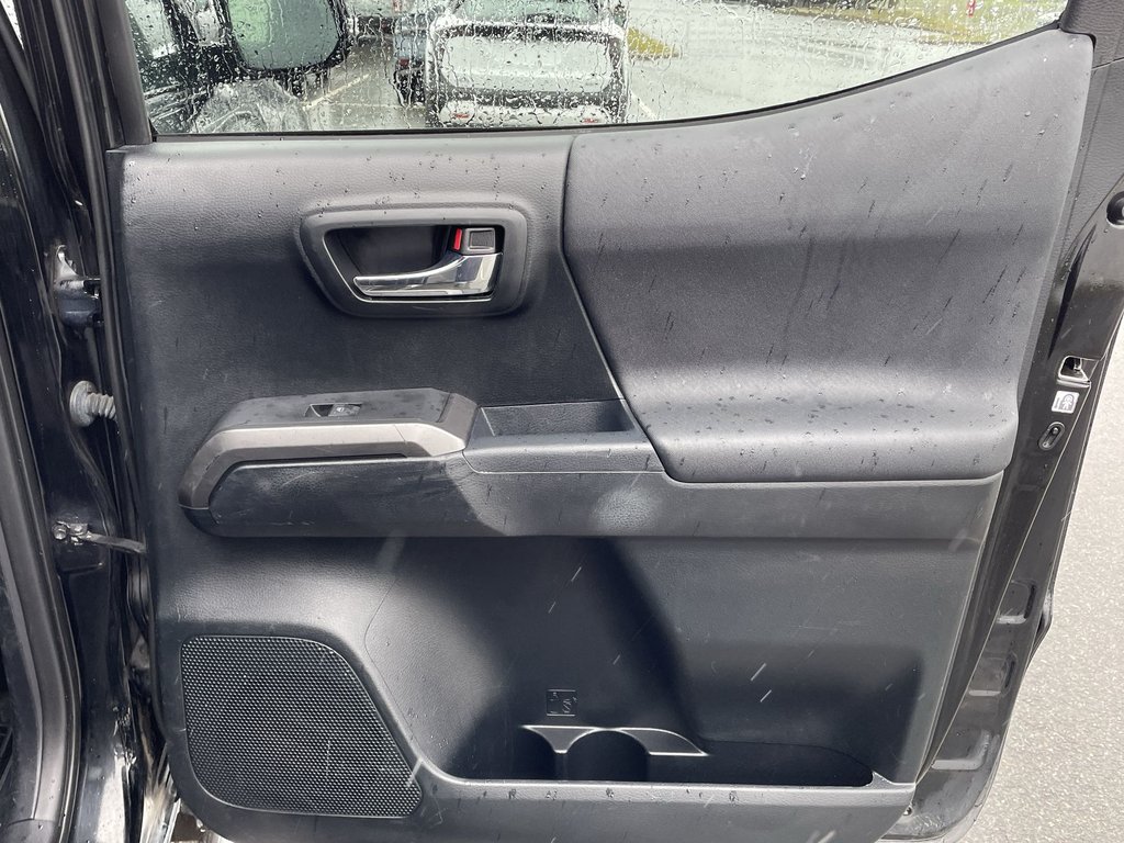 2016 Toyota TACOMA TRD OFF ROAD | Keyless | Fog Lamps | USB in Saint John, New Brunswick - 47 - w1024h768px