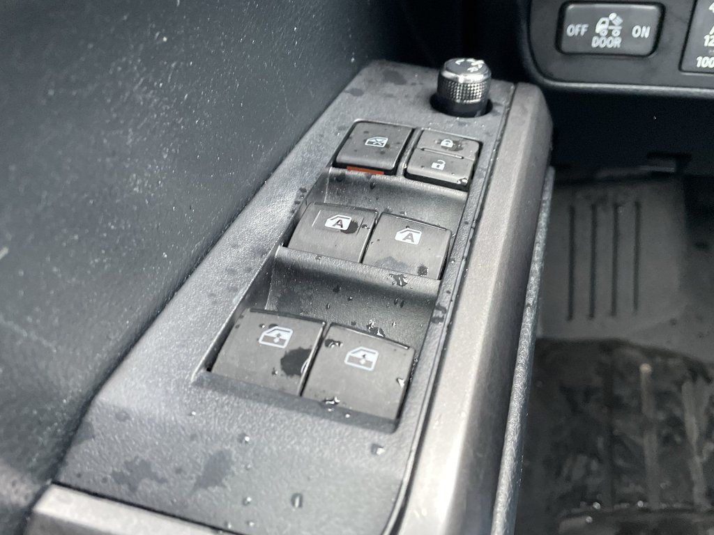 2016 Toyota TACOMA TRD OFF ROAD | Keyless | Fog Lamps | USB in Saint John, New Brunswick - 21 - w1024h768px