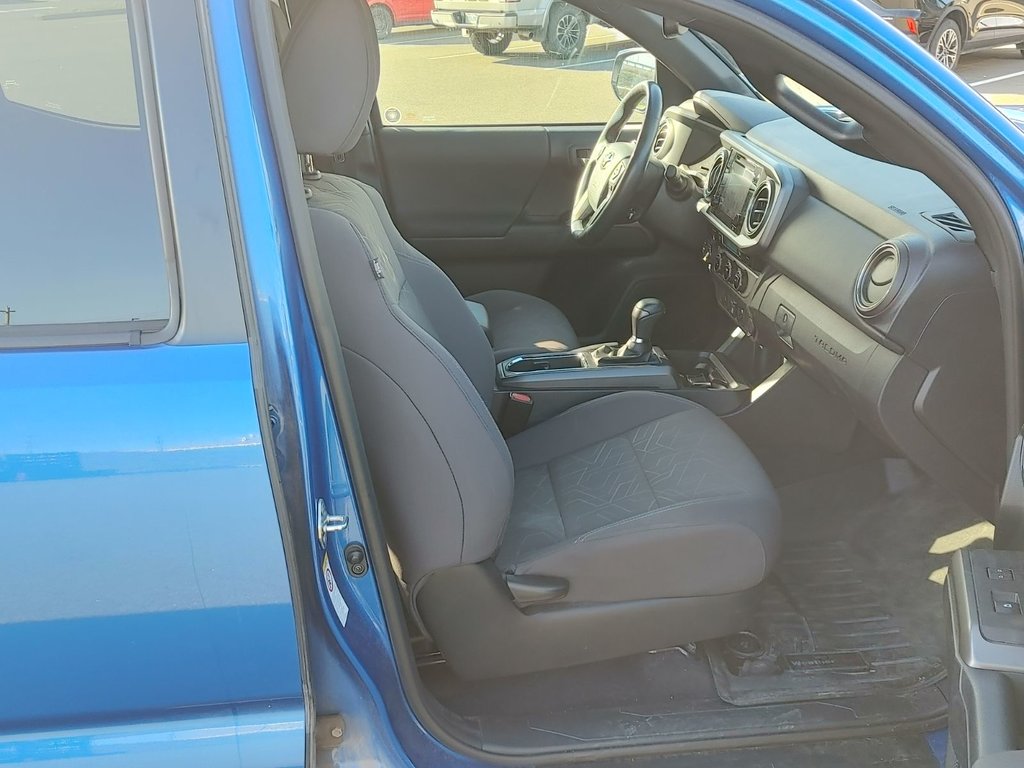 2018  Tacoma SR5 | Cam | USB | Bluetooth | Keyless | Cruise in Saint John, New Brunswick - 23 - w1024h768px