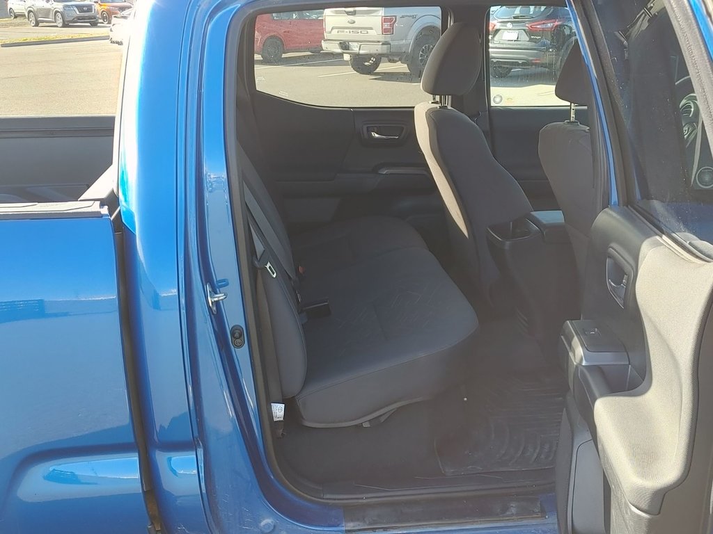 2018  Tacoma SR5 | Cam | USB | Bluetooth | Keyless | Cruise in Saint John, New Brunswick - 21 - w1024h768px