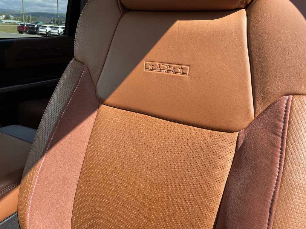 2015 Toyota TUNDRA in Antigonish, Nova Scotia - 19 - w1024h768px