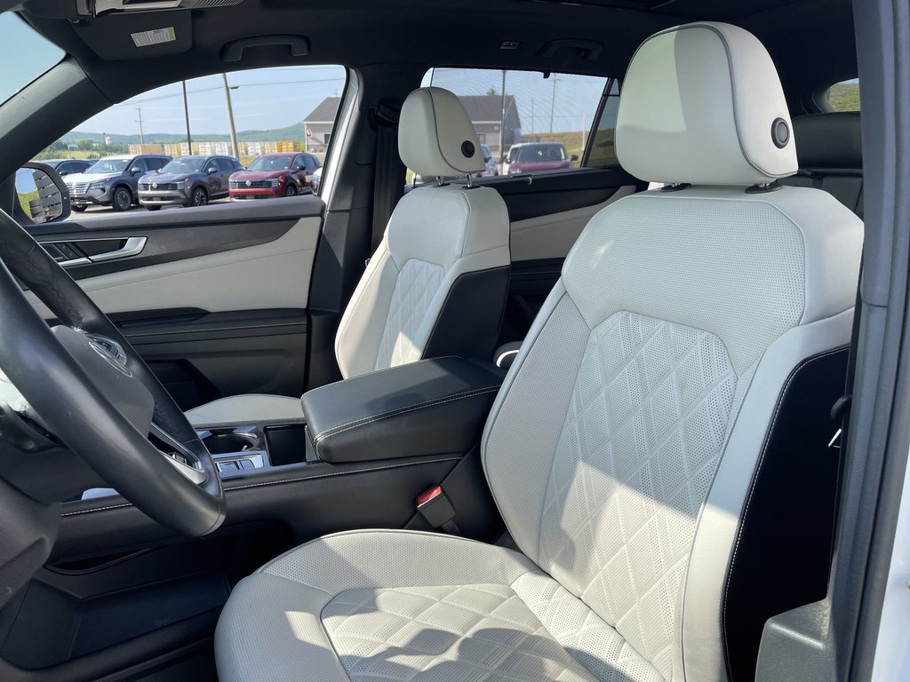2024 Volkswagen Atlas Cross Sport SEL Premium R-Line|Htd\Cool Lthr|360 Cam|Sunroof in Saint John, New Brunswick - 17 - w1024h768px