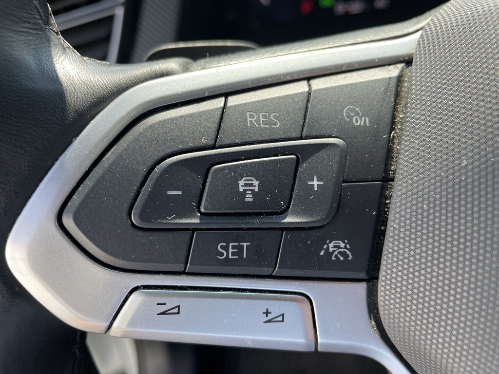 2024 Volkswagen Atlas Cross Sport SEL Premium R-Line|Htd\Cool Lthr|360 Cam|Sunroof in Saint John, New Brunswick - 26 - w1024h768px