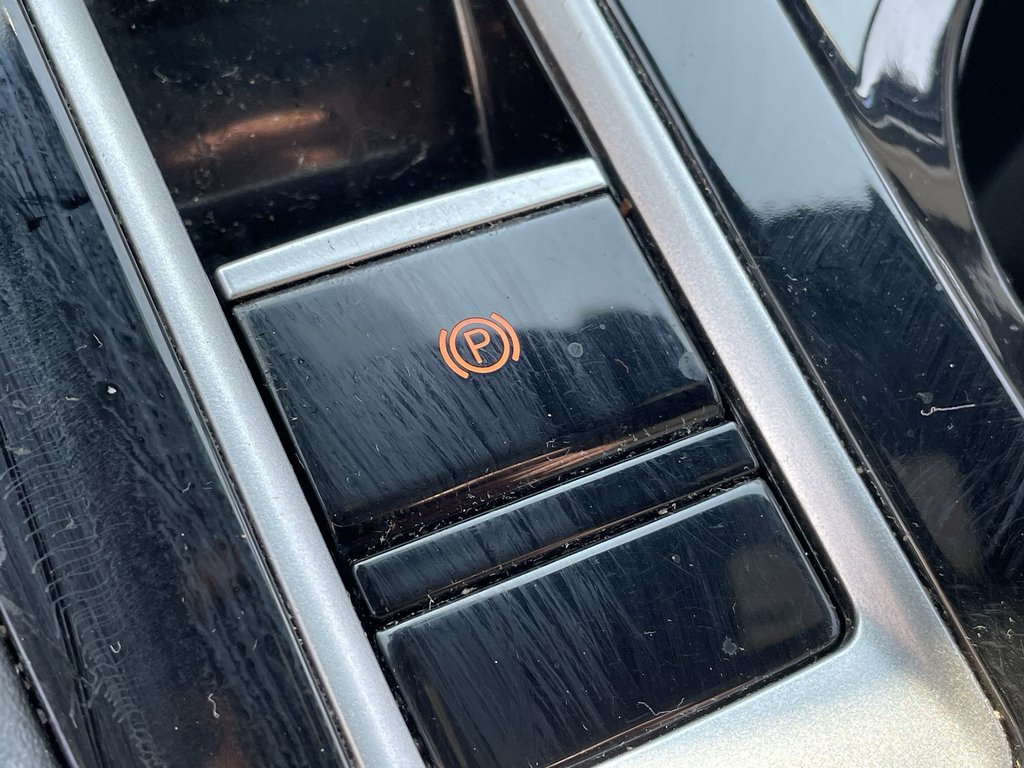 2024 Volkswagen Atlas Cross Sport SEL Premium R-Line|Htd\Cool Lthr|360 Cam|Sunroof in Saint John, New Brunswick - 36 - w1024h768px