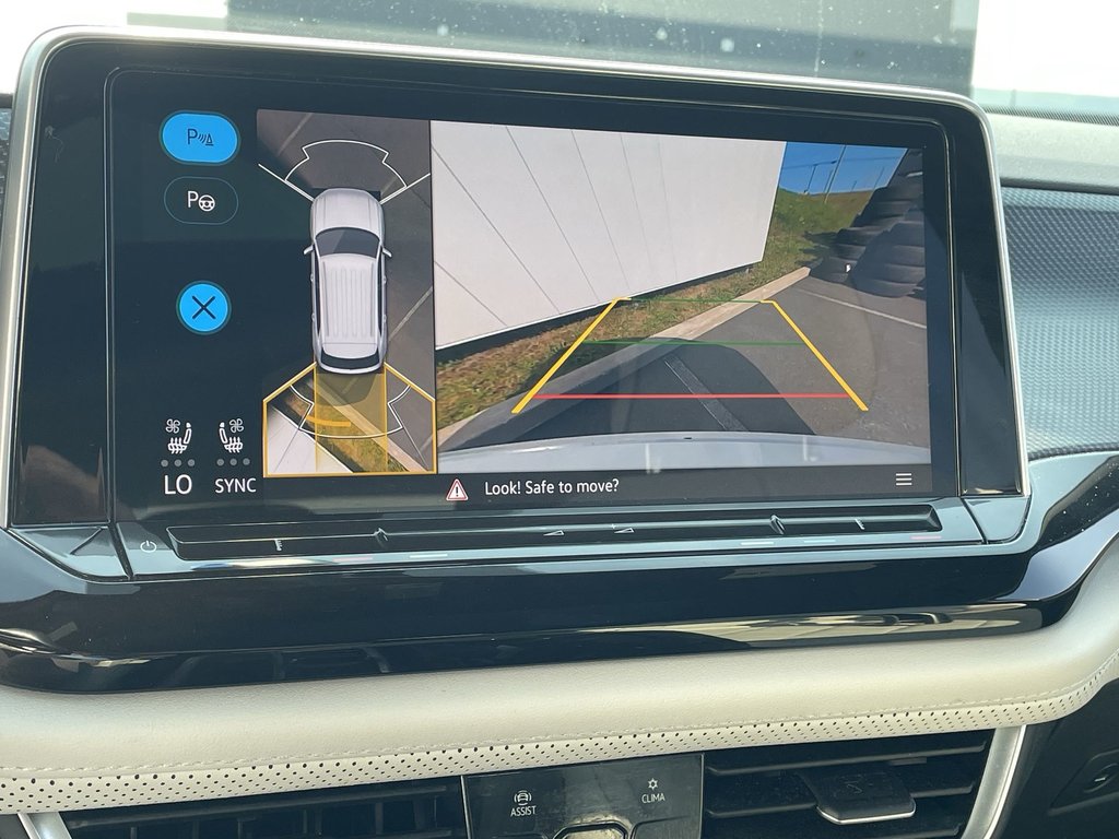2024 Volkswagen Atlas Cross Sport SEL Premium R-Line|Htd\Cool Lthr|360 Cam|Sunroof in Saint John, New Brunswick - 32 - w1024h768px