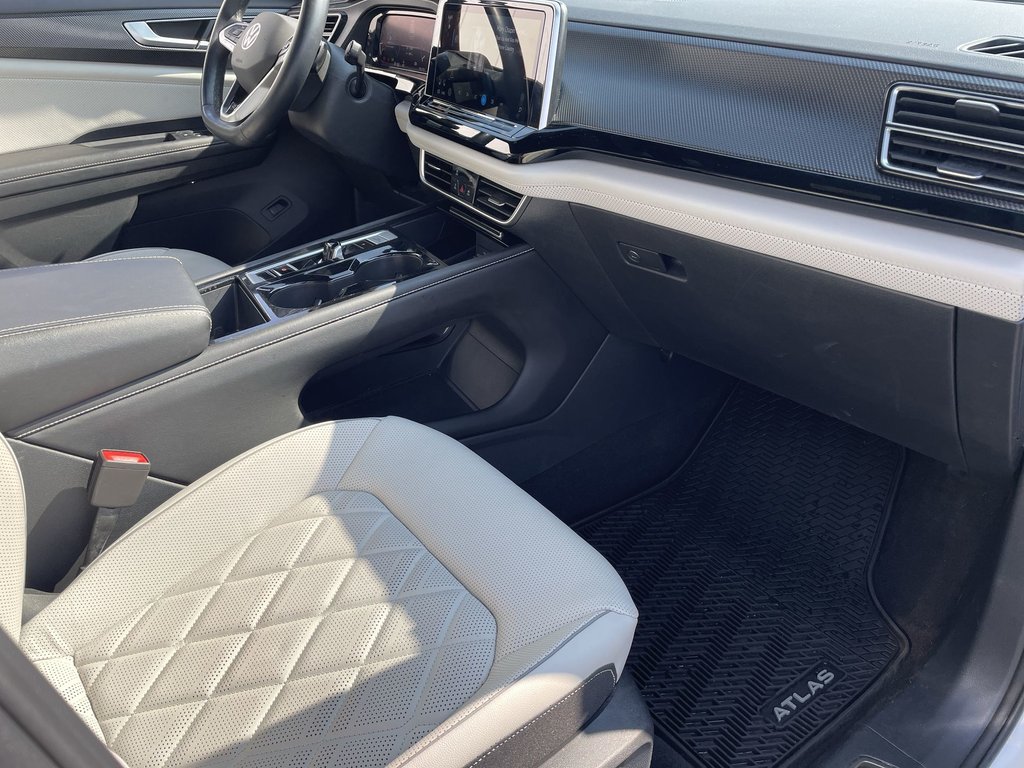 2024 Volkswagen Atlas Cross Sport SEL Premium R-Line|Htd\Cool Lthr|360 Cam|Sunroof in Saint John, New Brunswick - 50 - w1024h768px