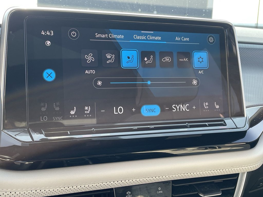 2024 Volkswagen Atlas Cross Sport SEL Premium R-Line|Htd\Cool Lthr|360 Cam|Sunroof in Saint John, New Brunswick - 33 - w1024h768px