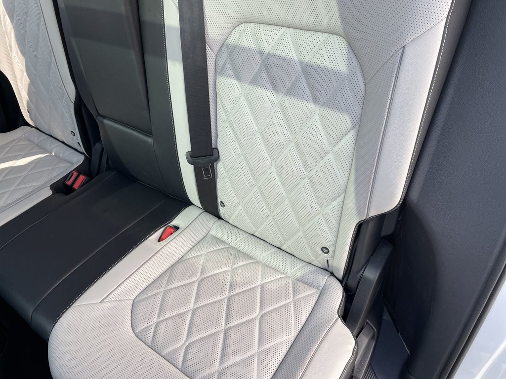 2024 Volkswagen Atlas Cross Sport SEL Premium R-Line|Htd\Cool Lthr|360 Cam|Sunroof in Saint John, New Brunswick - 40 - w1024h768px
