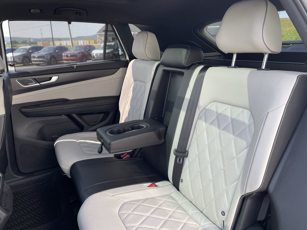 2024 Volkswagen Atlas Cross Sport SEL Premium R-Line|Htd\Cool Lthr|360 Cam|Sunroof in Saint John, New Brunswick - 39 - w1024h768px