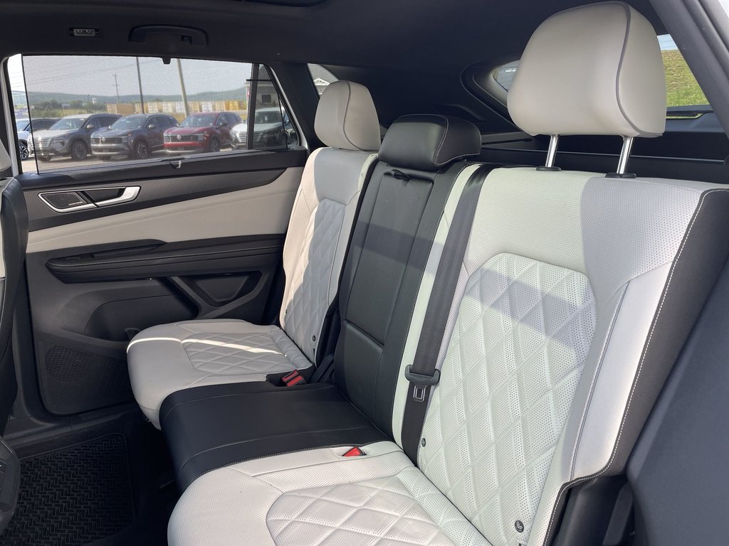2024 Volkswagen Atlas Cross Sport SEL Premium R-Line|Htd\Cool Lthr|360 Cam|Sunroof in Saint John, New Brunswick - 38 - w1024h768px