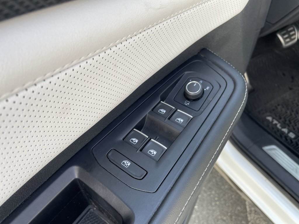 2024 Volkswagen Atlas Cross Sport SEL Premium R-Line|Htd\Cool Lthr|360 Cam|Sunroof in Saint John, New Brunswick - 21 - w1024h768px