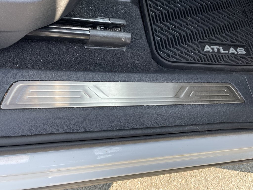 2024 Volkswagen Atlas Cross Sport SEL Premium R-Line|Htd\Cool Lthr|360 Cam|Sunroof in Saint John, New Brunswick - 56 - w1024h768px