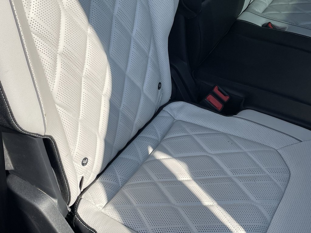 2024 Volkswagen Atlas Cross Sport SEL Premium R-Line|Htd\Cool Lthr|360 Cam|Sunroof in Saint John, New Brunswick - 46 - w1024h768px