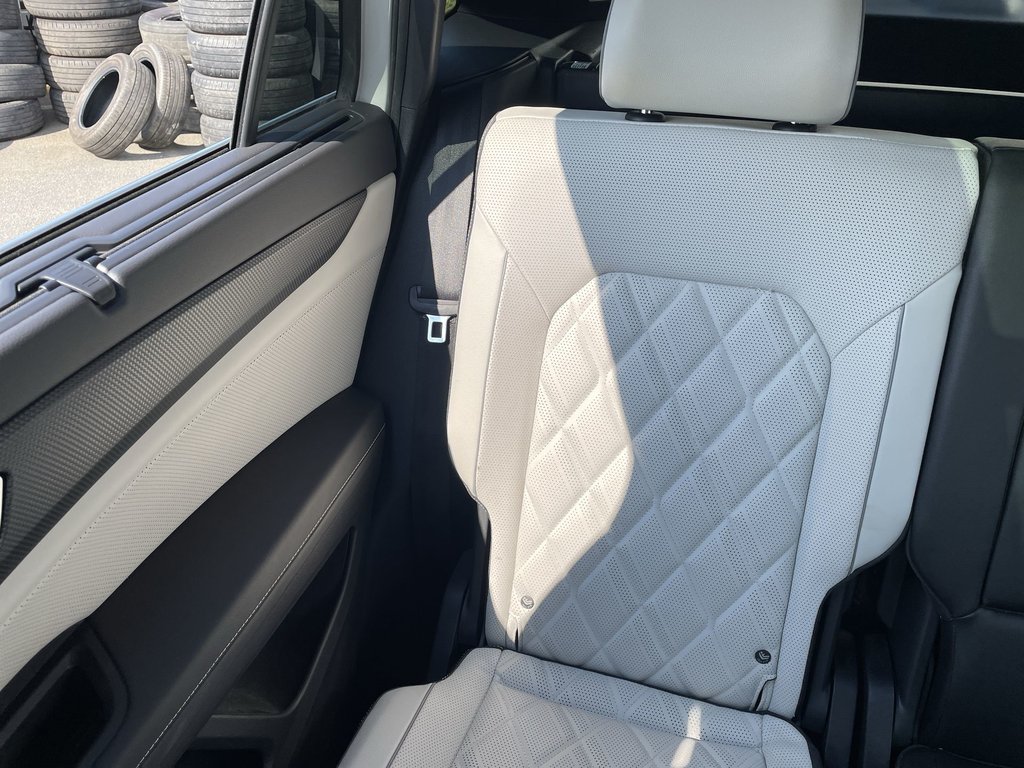 2024 Volkswagen Atlas Cross Sport SEL Premium R-Line|Htd\Cool Lthr|360 Cam|Sunroof in Saint John, New Brunswick - 14 - w1024h768px