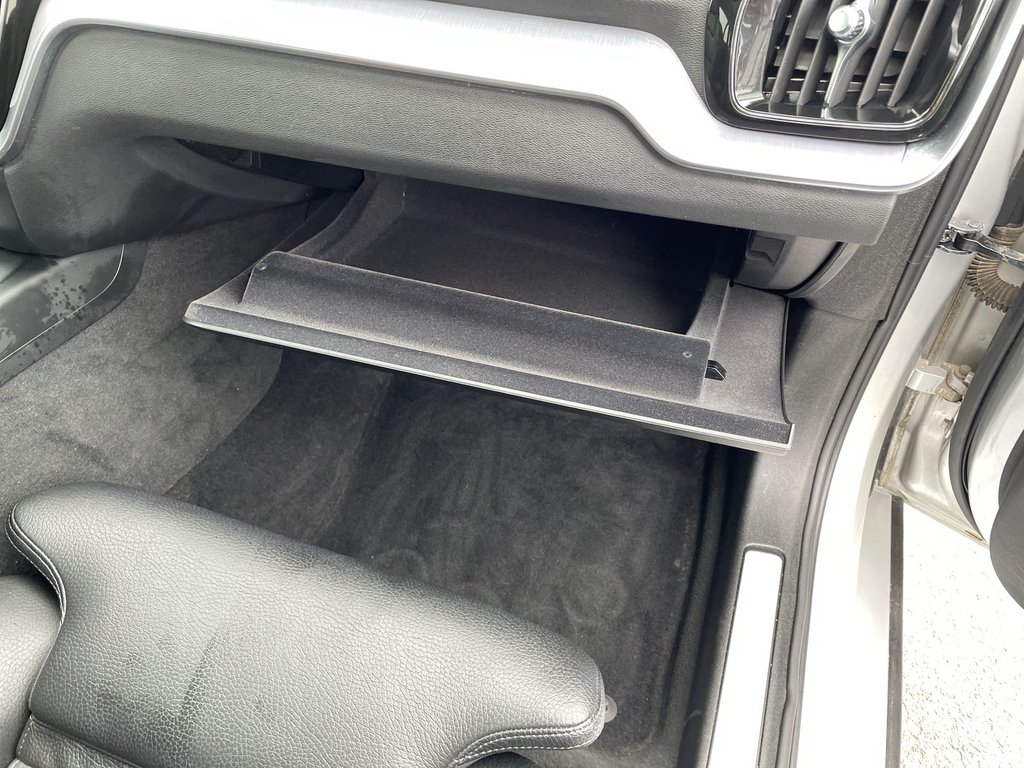 2020 Volvo V60 T6 MOMENTUM | Htd Lthr | Panoramic Roof | USB in Saint John, New Brunswick - 49 - w1024h768px
