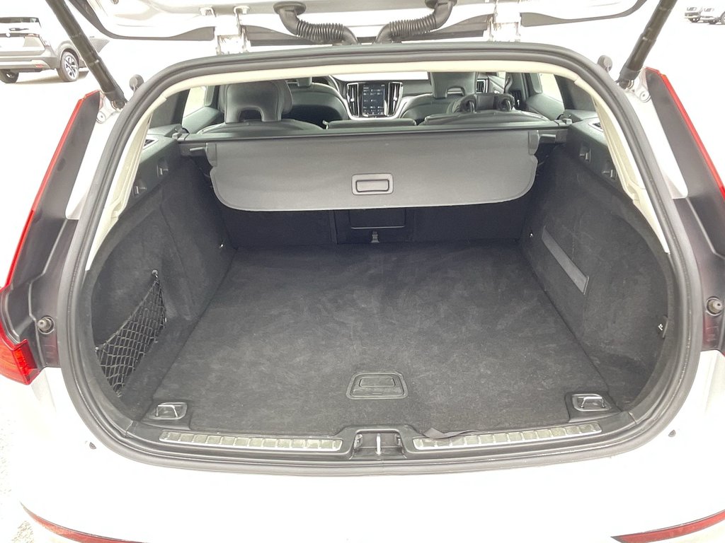 2020 Volvo V60 T6 MOMENTUM | Htd Lthr | Panoramic Roof | USB in Saint John, New Brunswick - 42 - w1024h768px