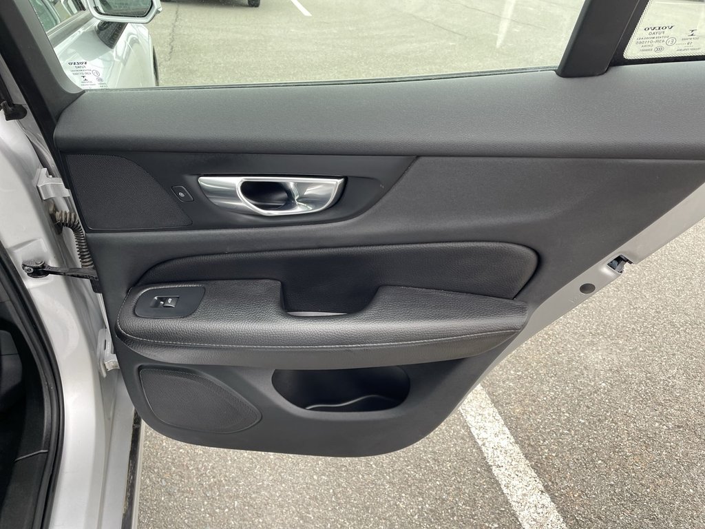 2020 Volvo V60 T6 MOMENTUM | Htd Lthr | Panoramic Roof | USB in Saint John, New Brunswick - 47 - w1024h768px
